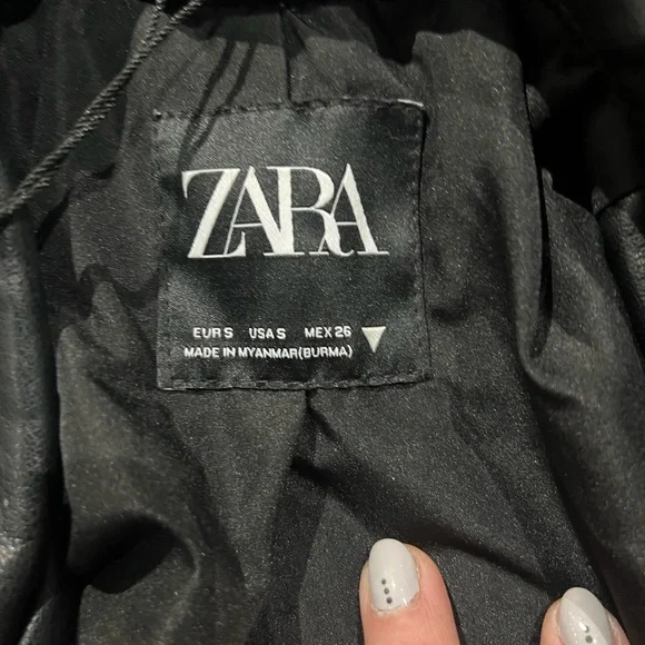 Leather jacket - Picture 2 of 3